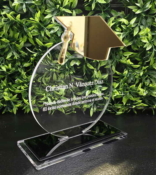placa grabada y cortada en acrilico para graduandos en humacao pr web